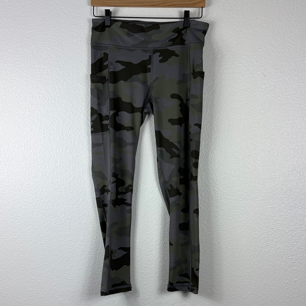 AERO Women's Camo Leggings M